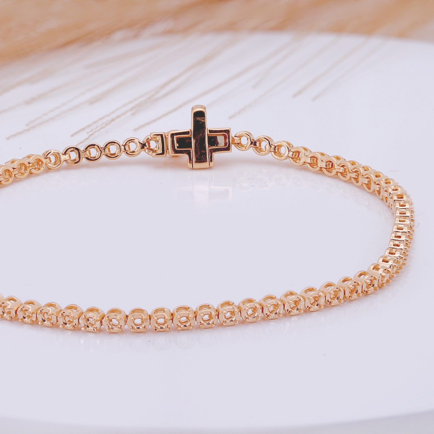 Round diamond tennis bracelet